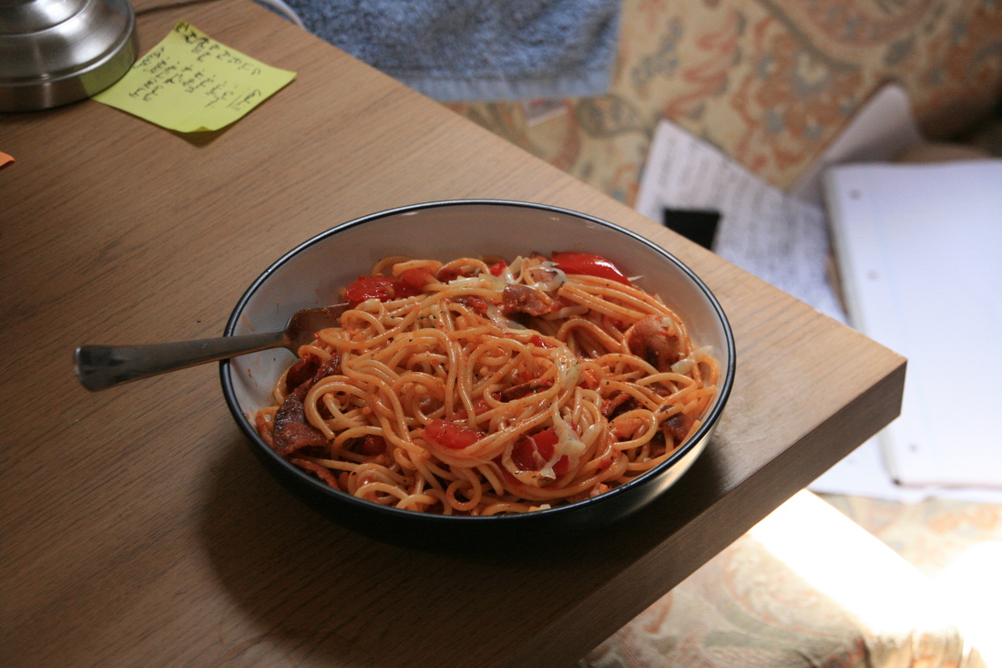 Gentle Hangover Pasta (Chilli Pesto, Bacon and Tomato)